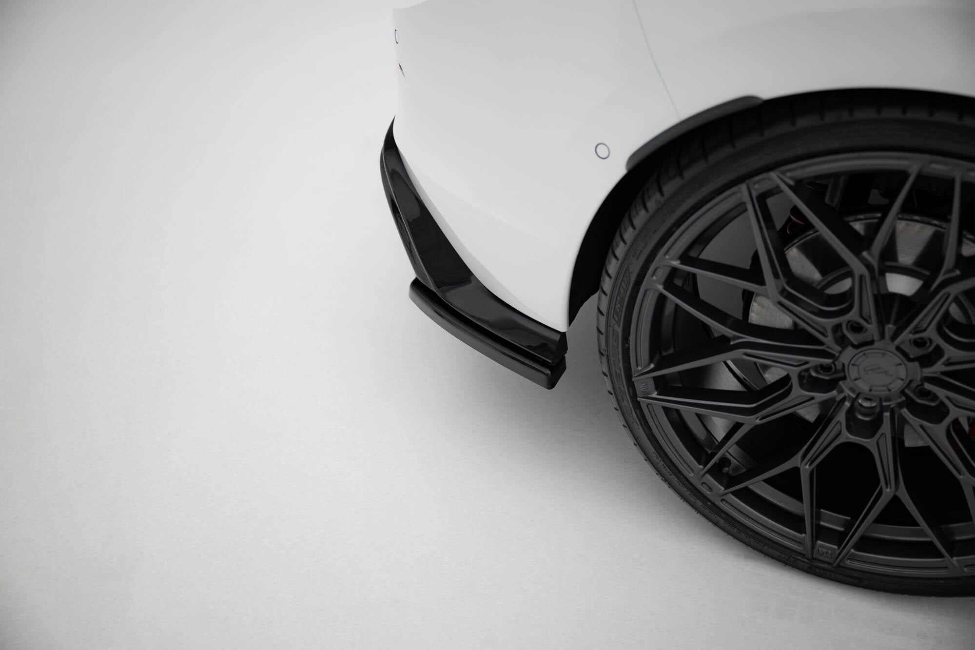 Maxton Design Set Of Splitters V.1 para Volkswagen Golf GTI Mk8 Facelift - imagen 9