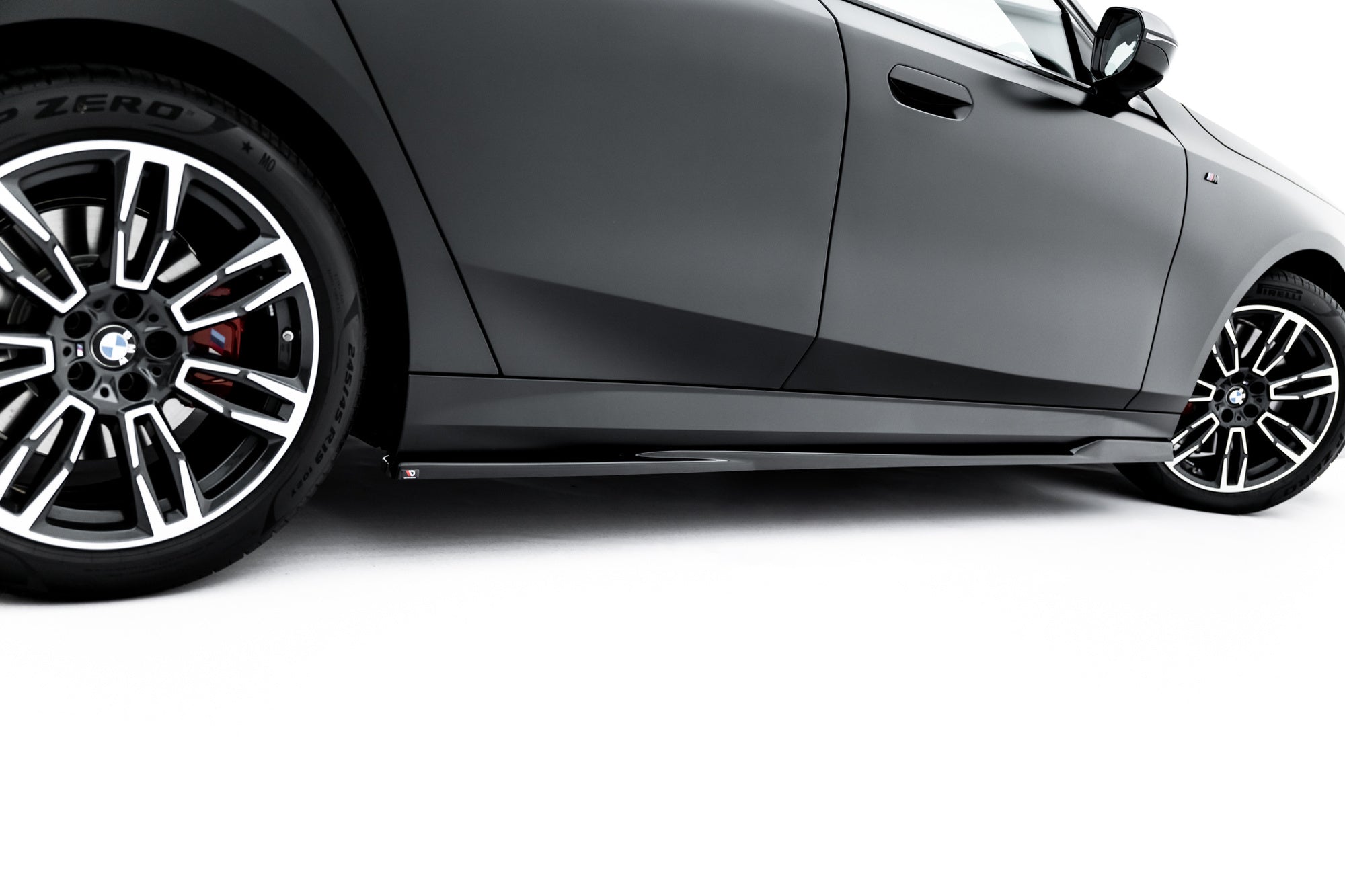 Maxton Design Set Of Splitters V.2 para BMW 5 M-Pack Sedan G60 - imagen 8