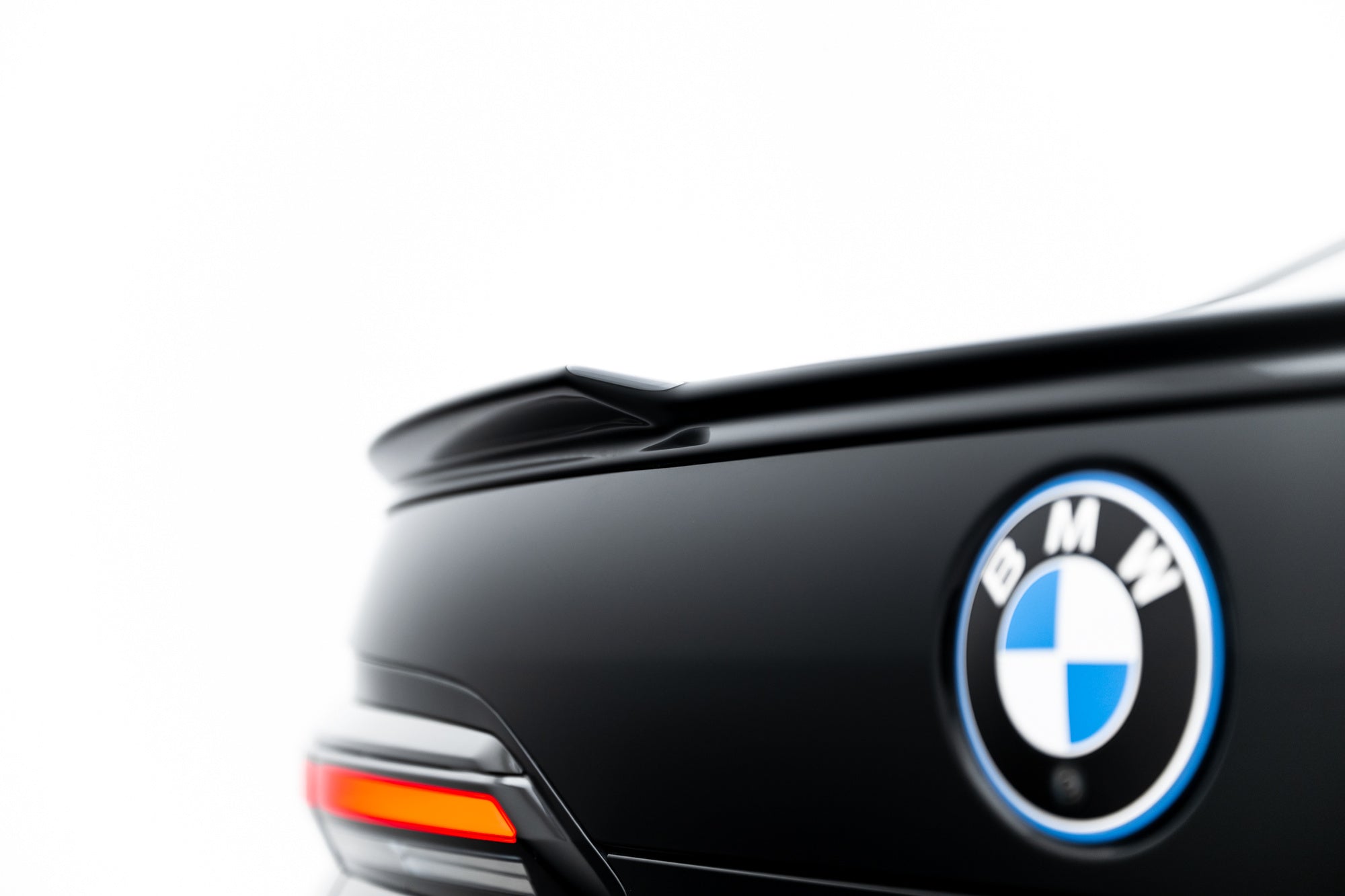Maxton Design Set Of Splitters V.2 para BMW 740d / 740i M-Pack G70 - imagen 18