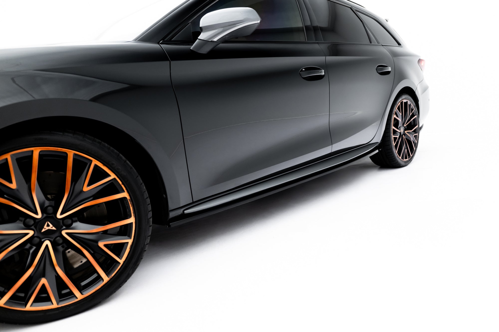 Maxton Design Set Of Splitters V.2 para Cupra Leon ST Mk1 Facelift - imagen 8