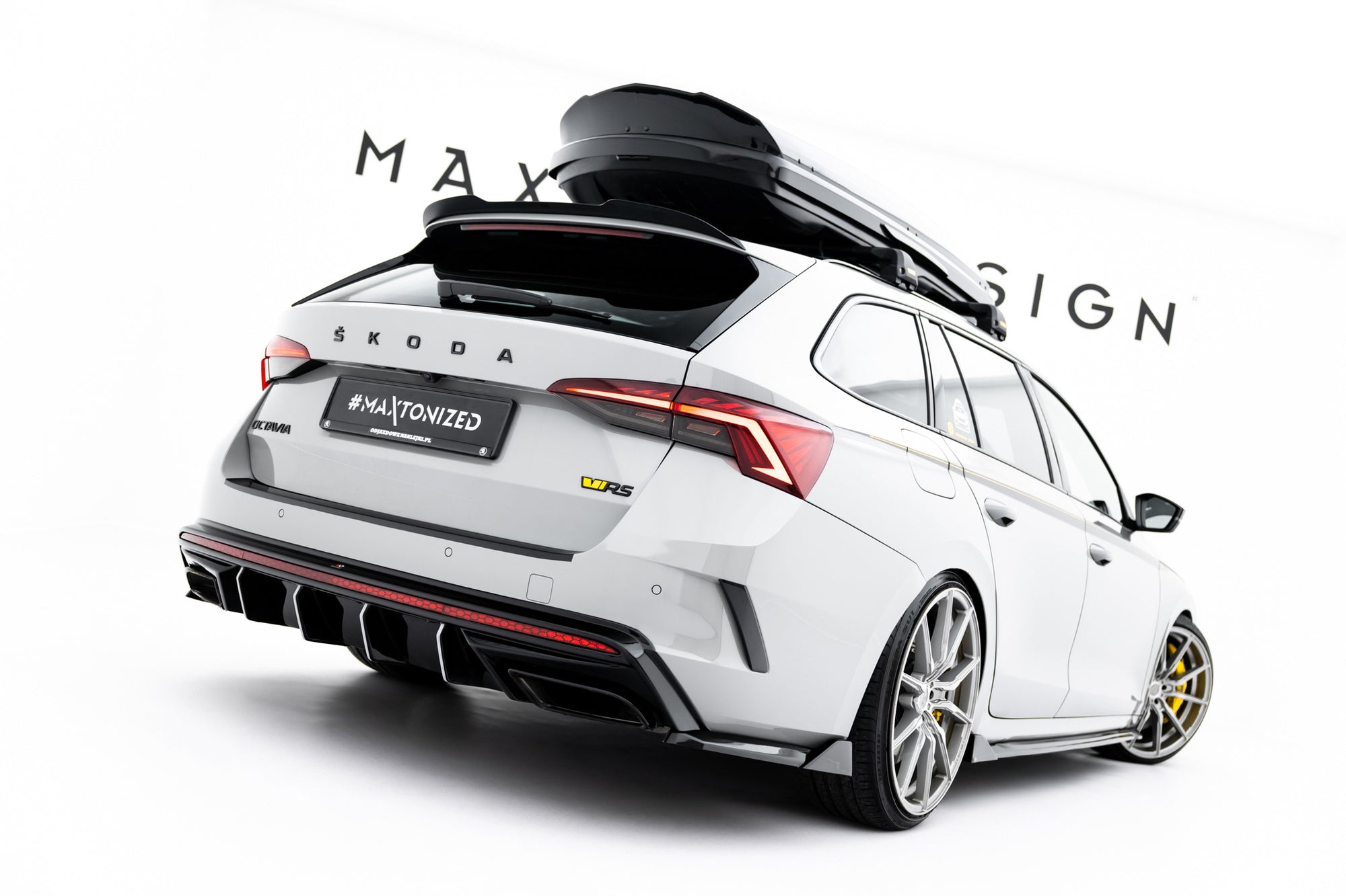 Maxton Design Set Of Splitters V.2 para Skoda Octavia RS Combi Mk4 - imagen 14