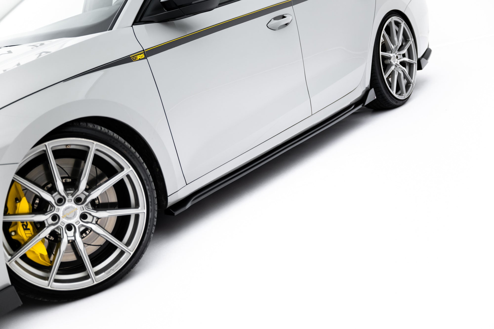Maxton Design Set Of Splitters V.2 para Skoda Octavia RS Combi Mk4 - imagen 7