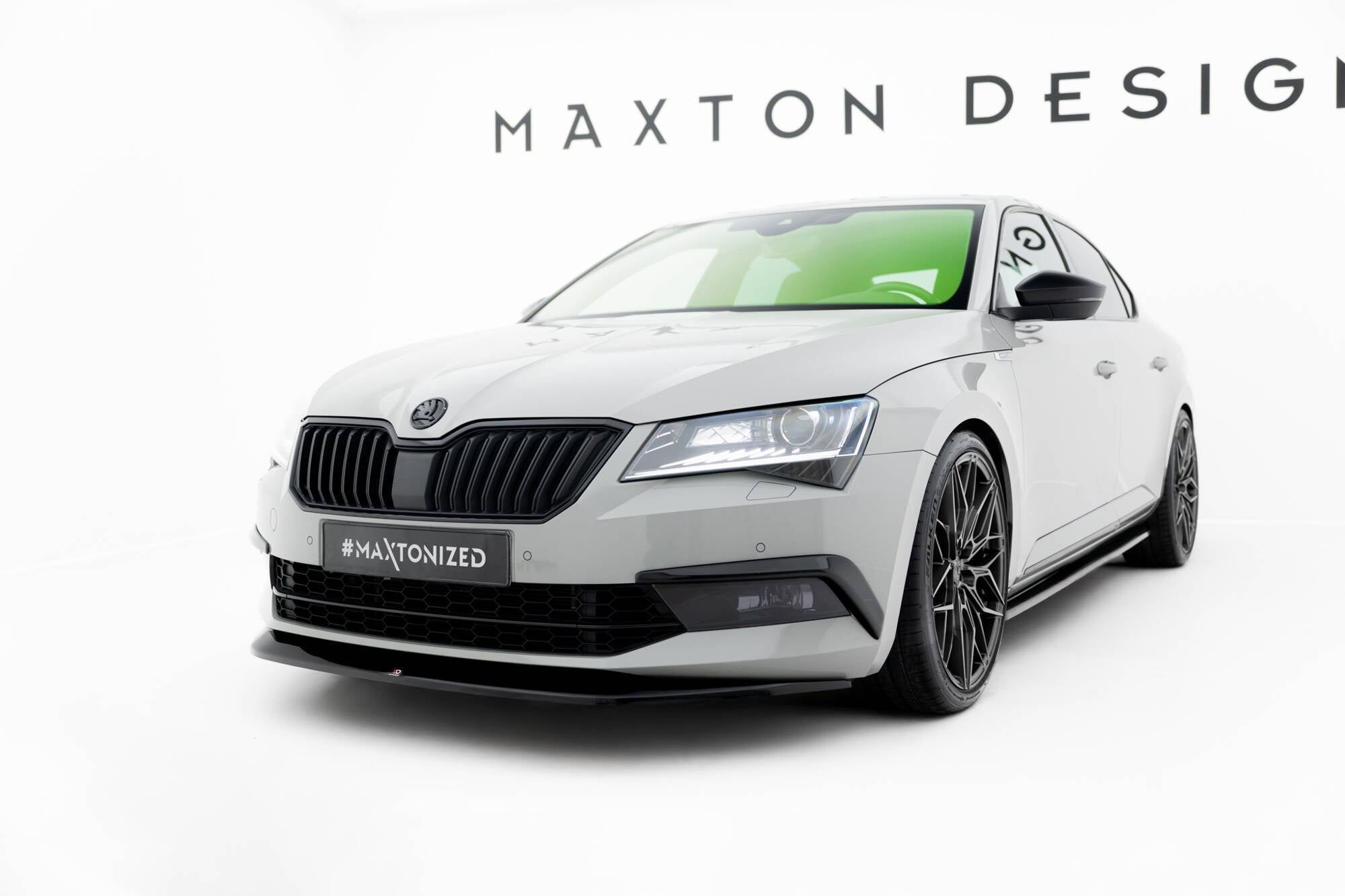 Maxton Design Set Of Splitters para Skoda Superb Liftback Mk3 - imagen 3