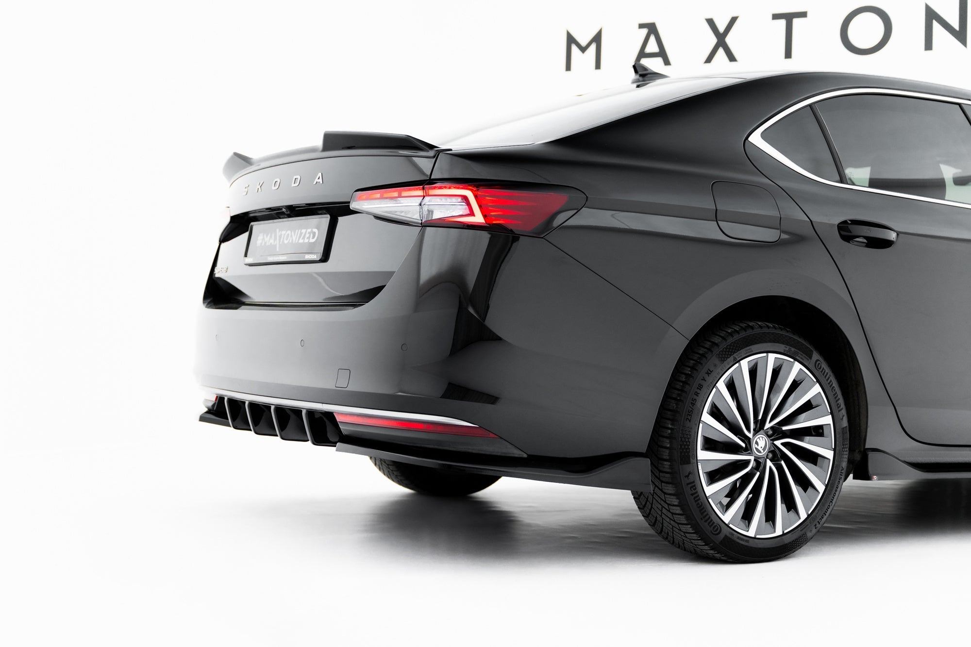Maxton Design Set Of Splitters V.2 para Skoda Superb Sedan Mk4 - imagen 15