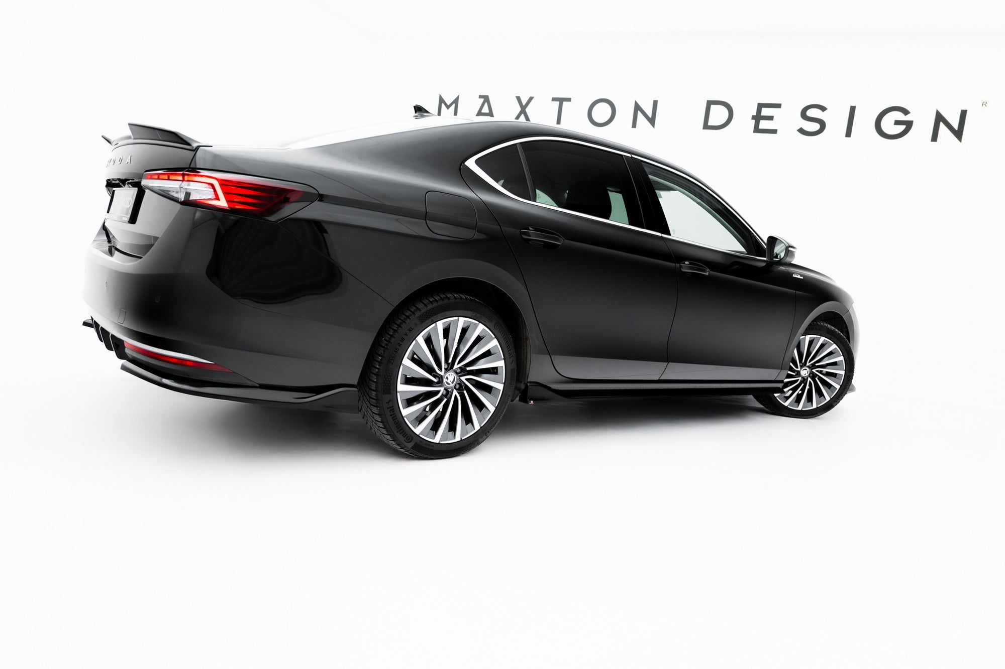 Maxton Design Set Of Splitters V.2 para Skoda Superb Sedan Mk4 - imagen 7