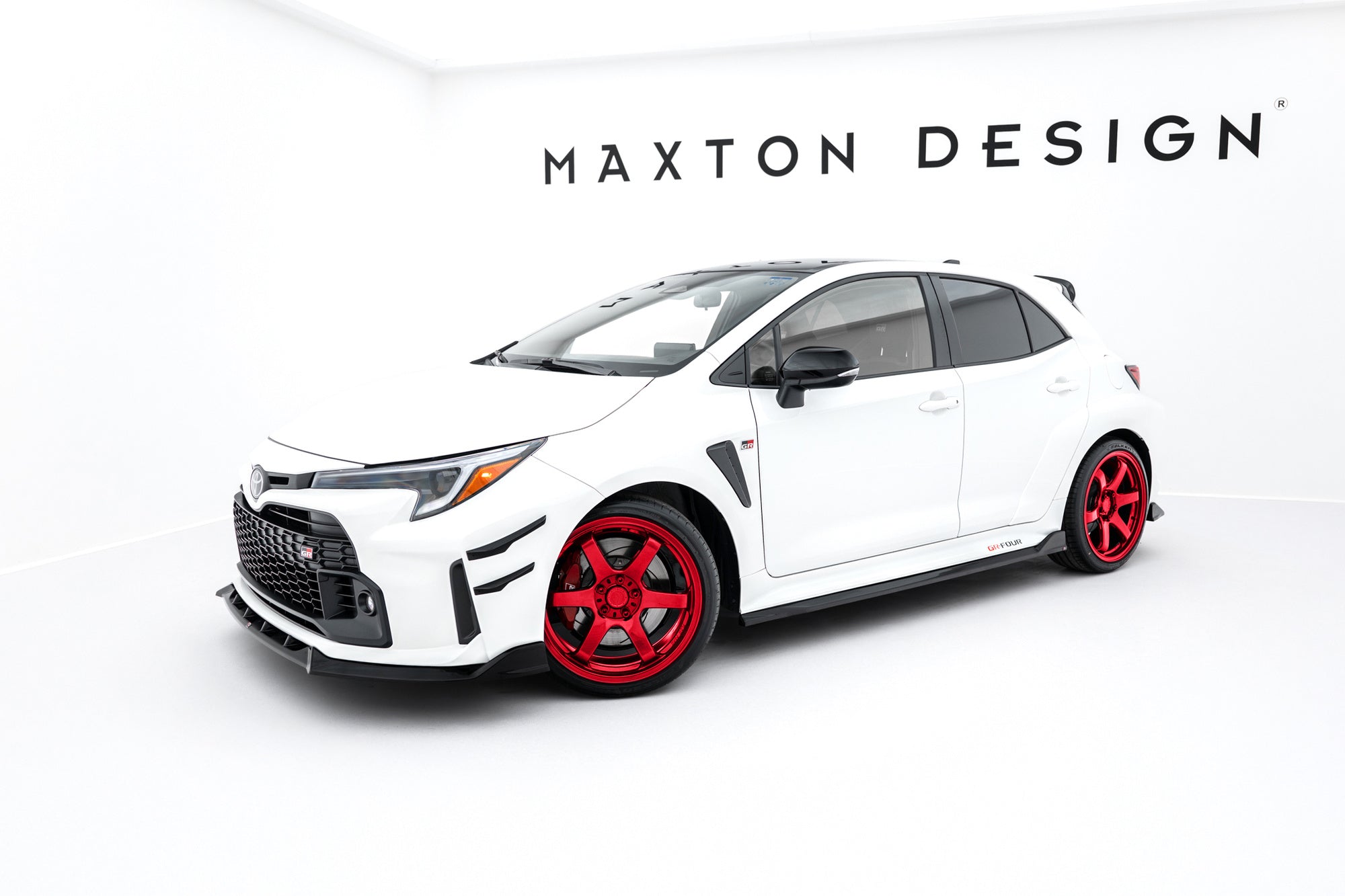 Maxton Design Set Of Splitters V.2 para Toyota GR Corolla Mk12 - imagen 1