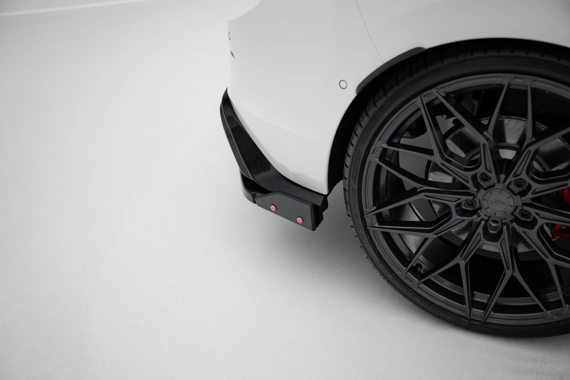 Maxton Design Set Of Splitters V.2 para Volkswagen Golf GTI Mk8 Facelift - imagen 13
