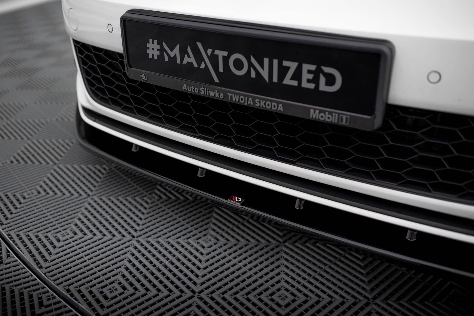 Maxton Design Set Of Splitters para Volkswagen Golf GTI Mk7 Facelift - imagen 4