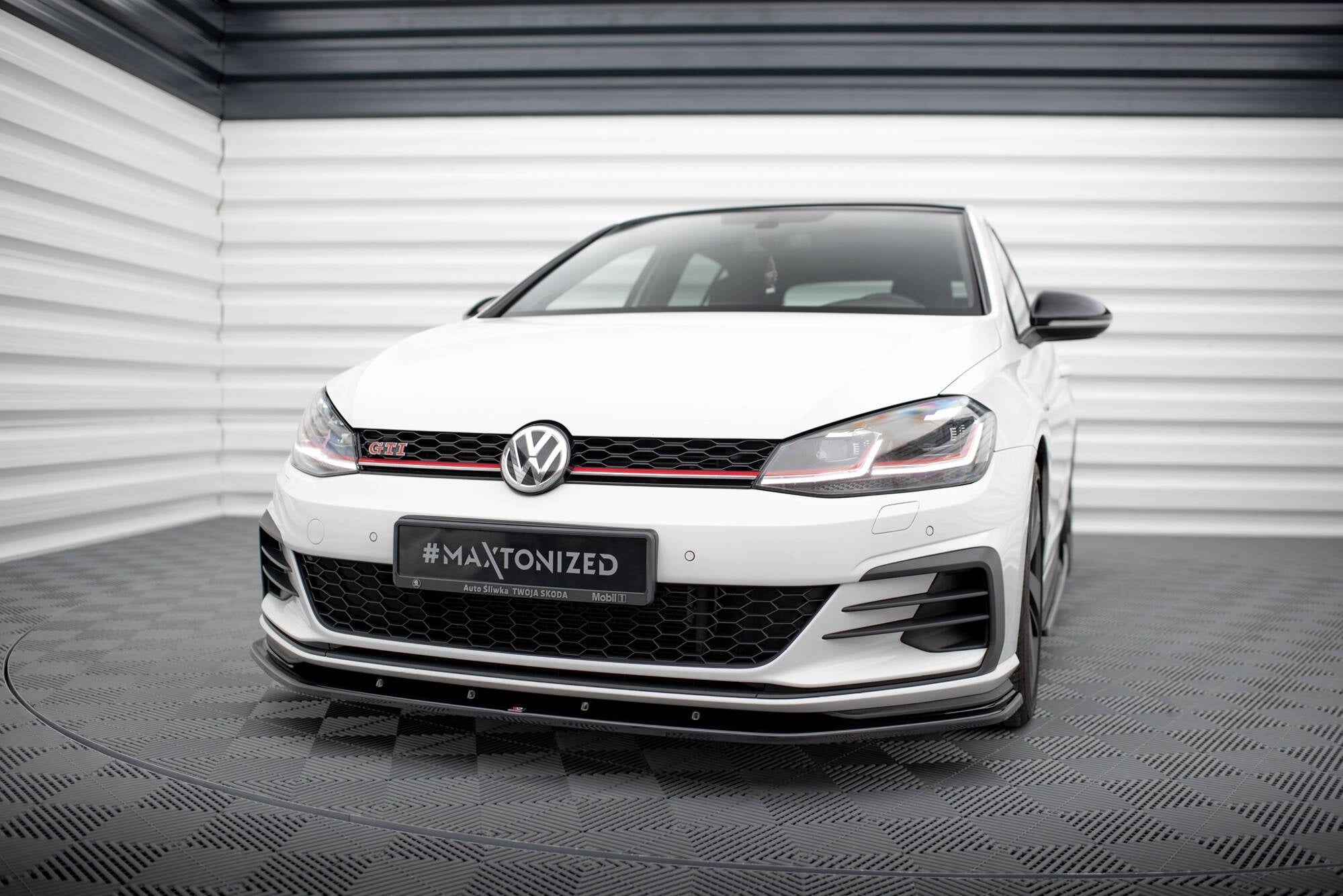 Maxton Design Set Of Splitters para Volkswagen Golf GTI Mk7 Facelift - imagen 2