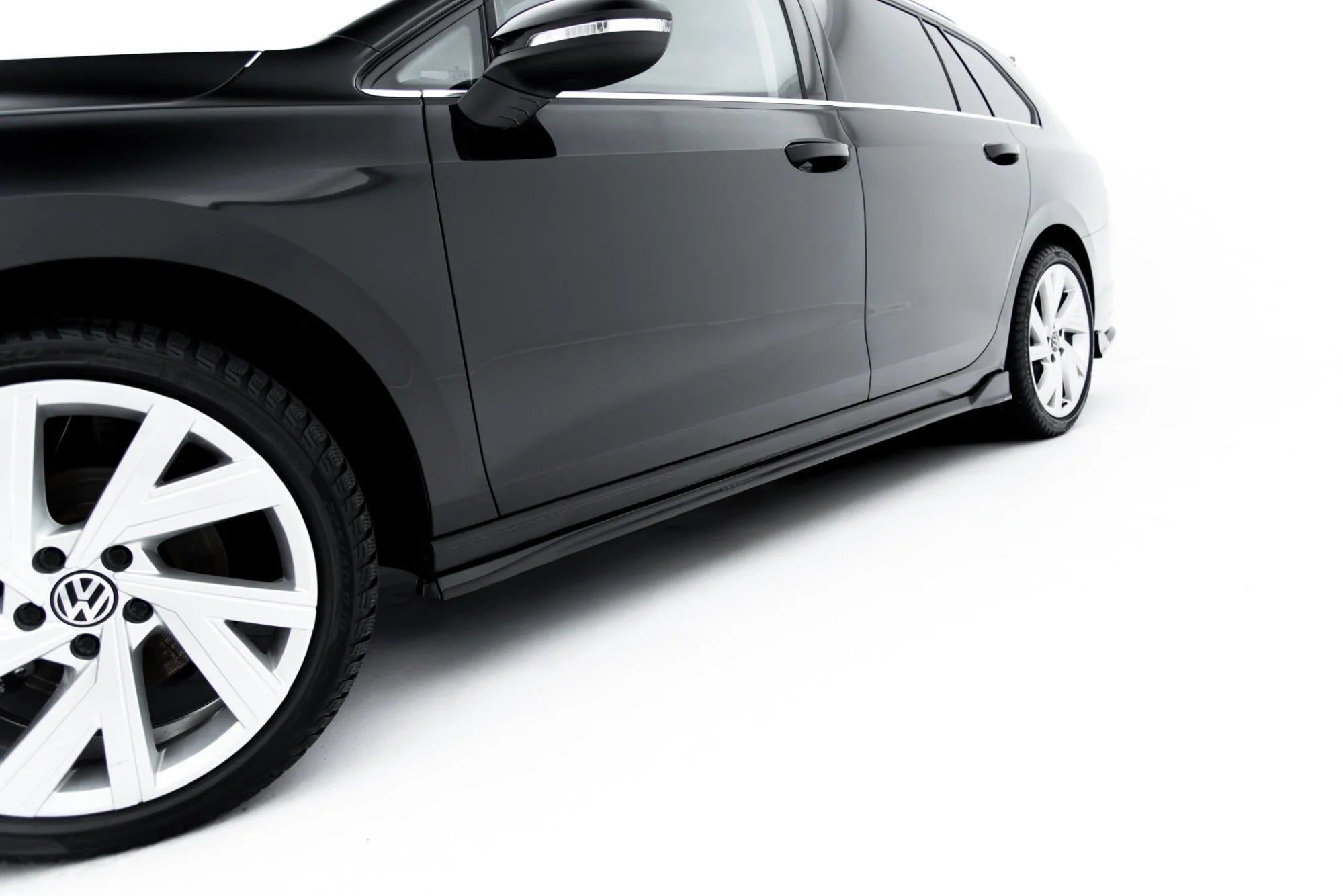 Maxton Design Set Of Splitters para Volkswagen Golf Variant Mk8 Facelift - imagen 8