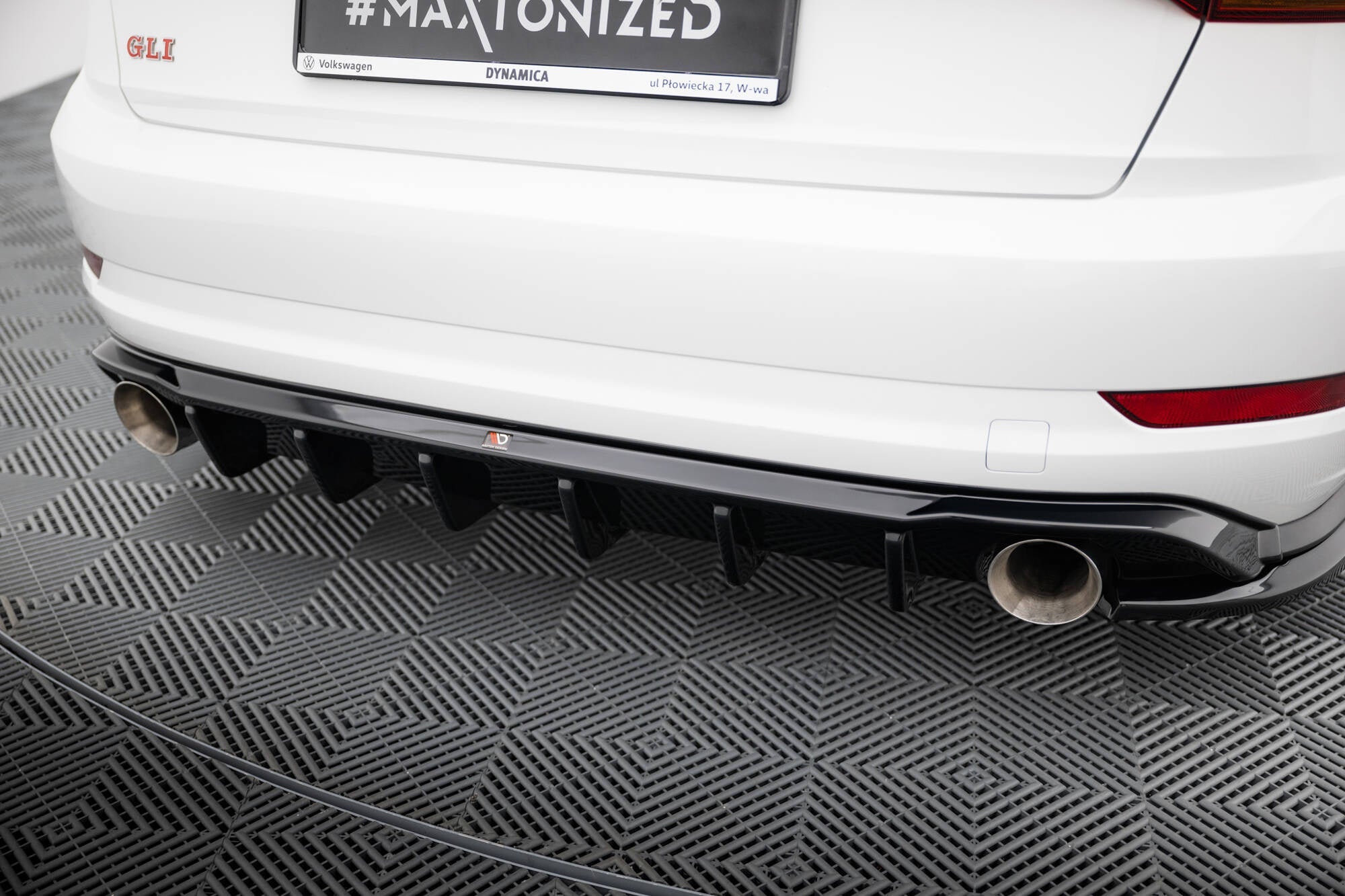 Maxton Design Set Of Splitters para Volkswagen Jetta GLI Mk7 - imagen 10