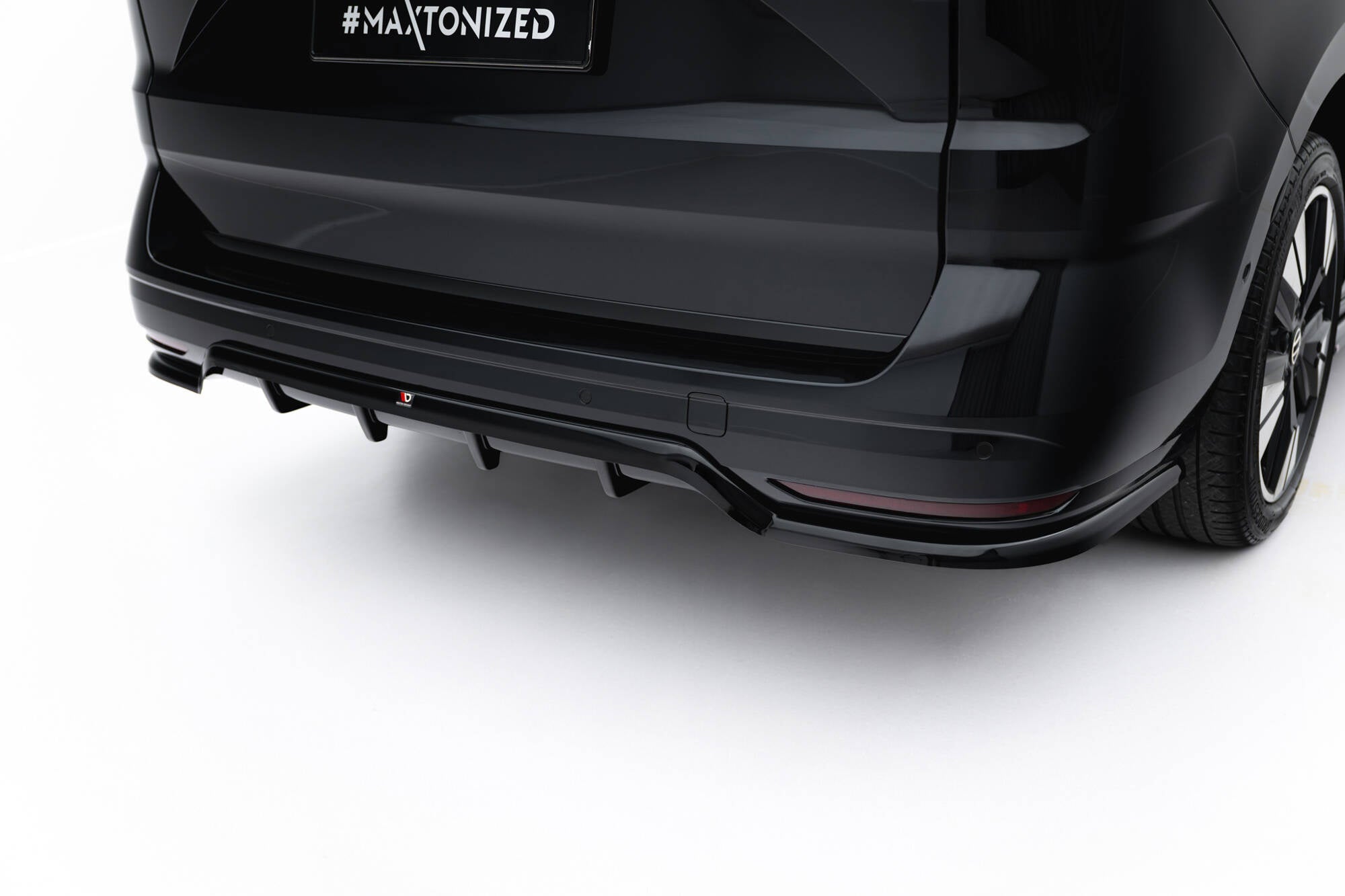 Maxton Design Set Of Splitters para Volkswagen Multivan Long T7 - imagen 8