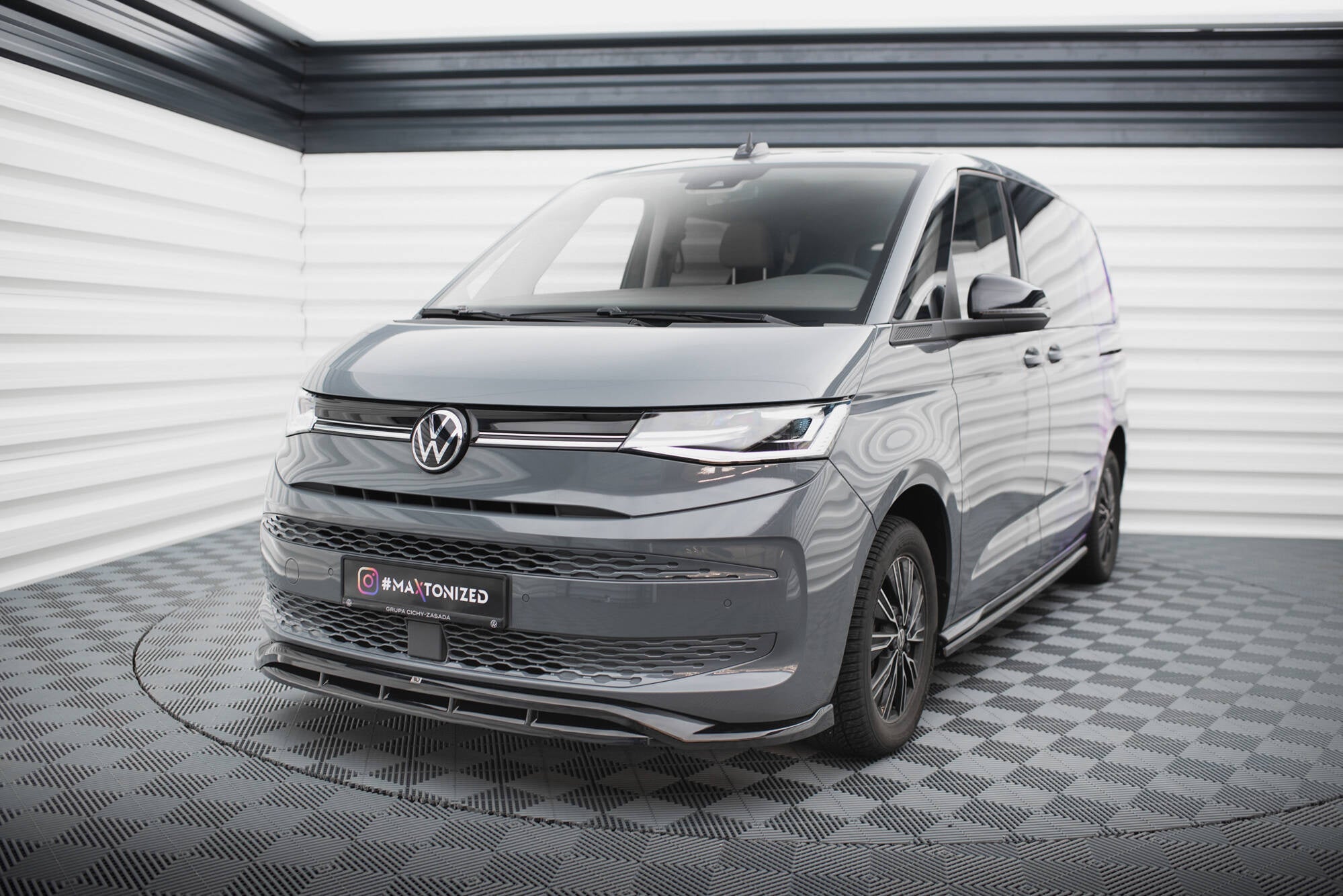 Maxton Design Set Of Splitters para Volkswagen Multivan T7 - imagen 2