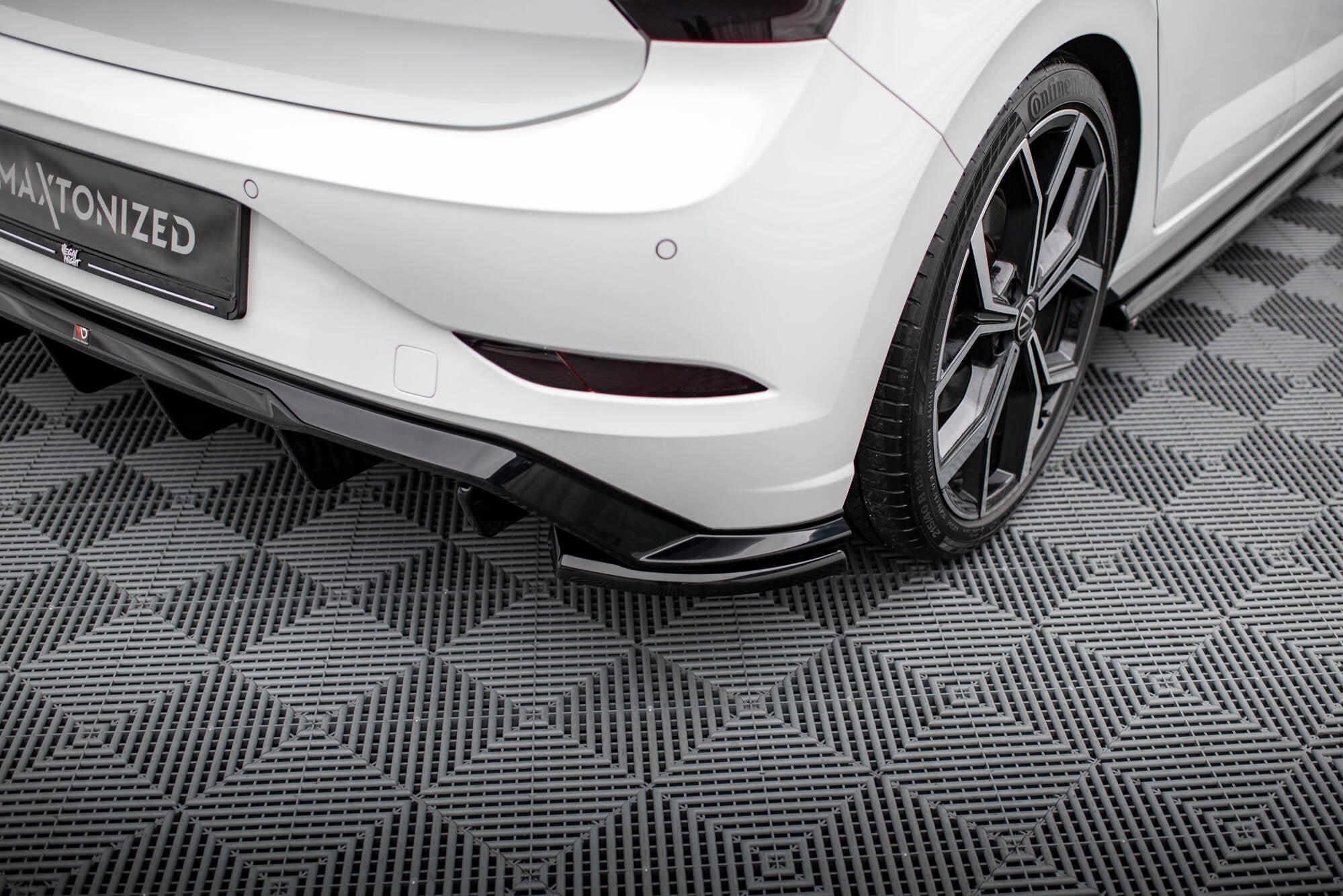 Maxton Design Set Of Splitters para Volkswagen Polo GTI Mk6 Facelift - imagen 7