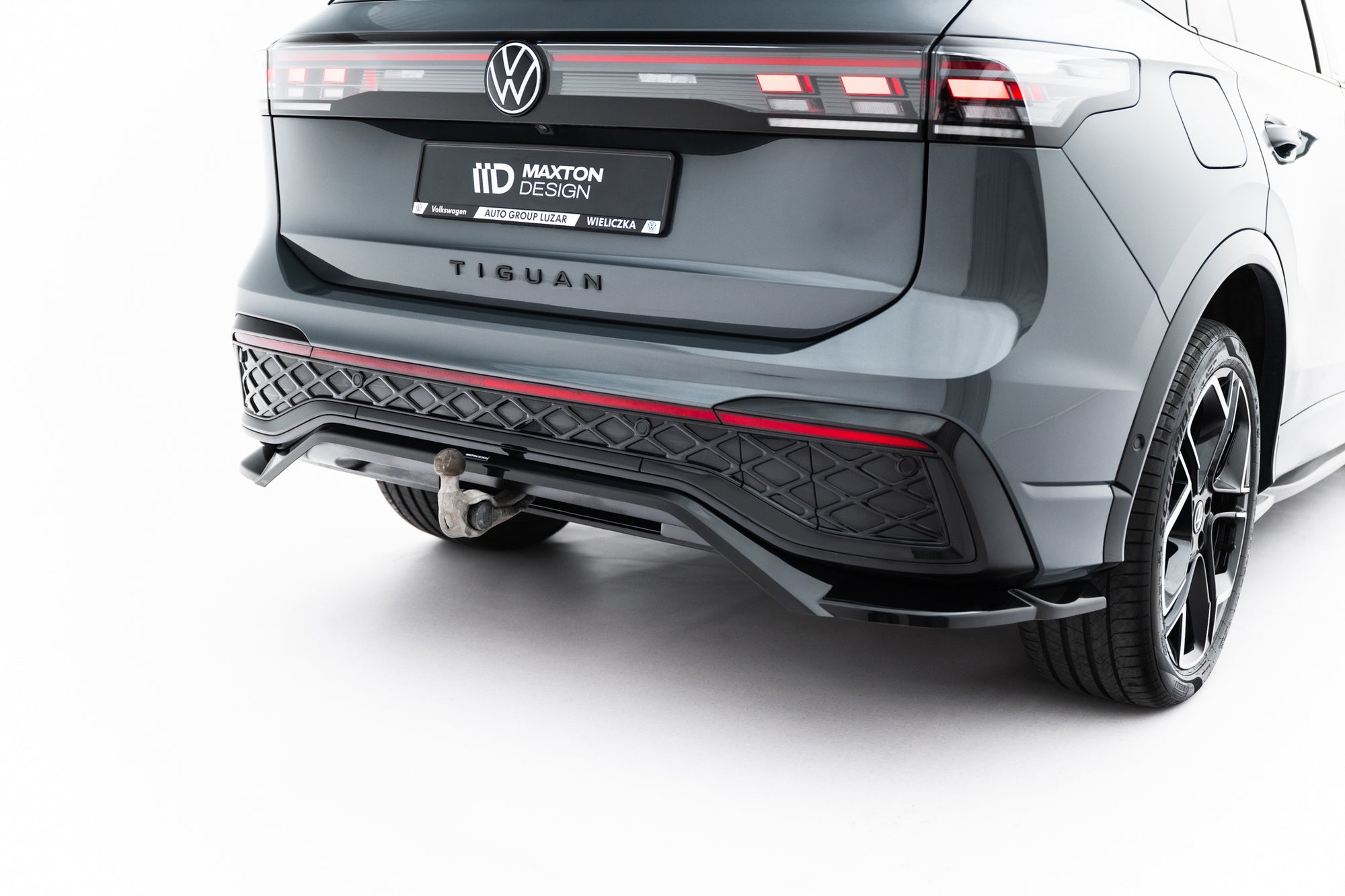 Maxton Design Set Of Splitters para Volkswagen Tiguan R-Line Mk3 - imagen 12