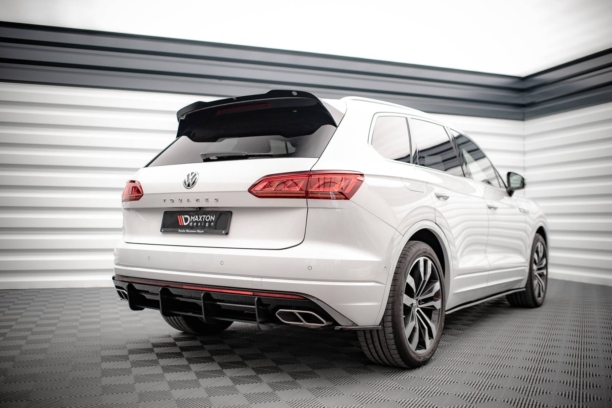 Maxton Design Set Of Splitters para Volkswagen Touareg R-Line Mk3 - imagen 7
