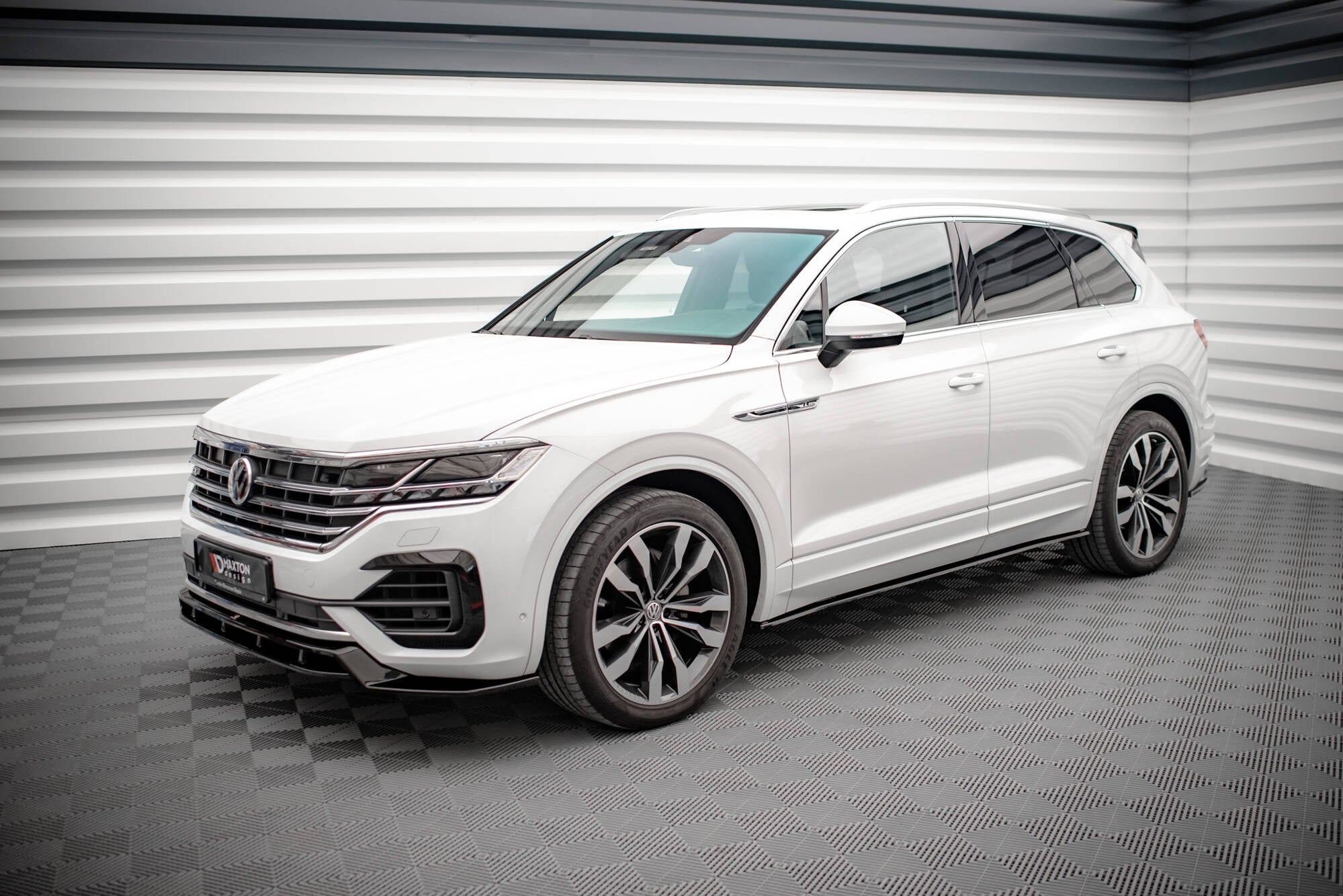 Maxton Design Set Of Splitters para Volkswagen Touareg R-Line Mk3 - imagen 1