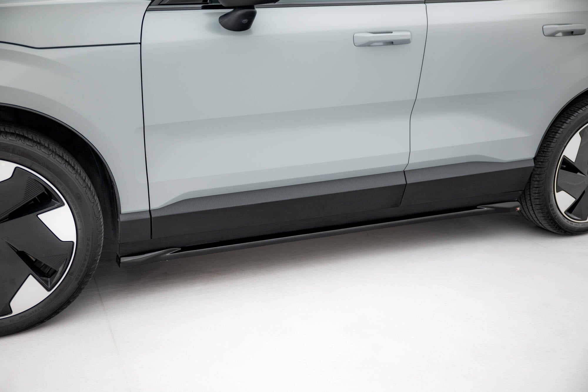 Maxton Design Set Of Splitters para Volvo EX30 Mk1 - imagen 5