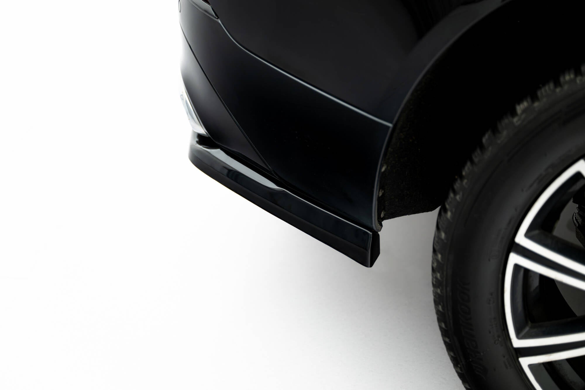 Maxton Design Set Of Splitters para Volvo XC60 Mk2 - imagen 10