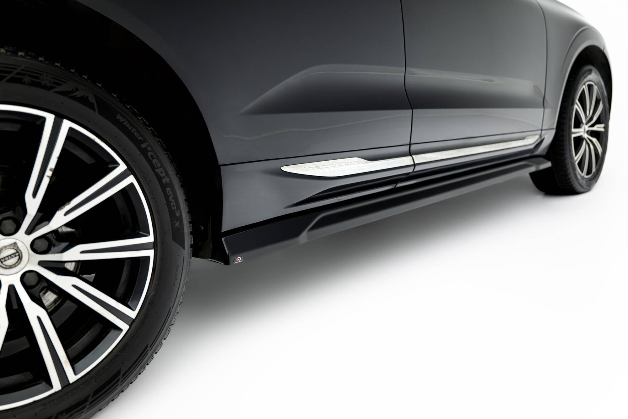 Maxton Design Set Of Splitters para Volvo XC60 Mk2 - imagen 6