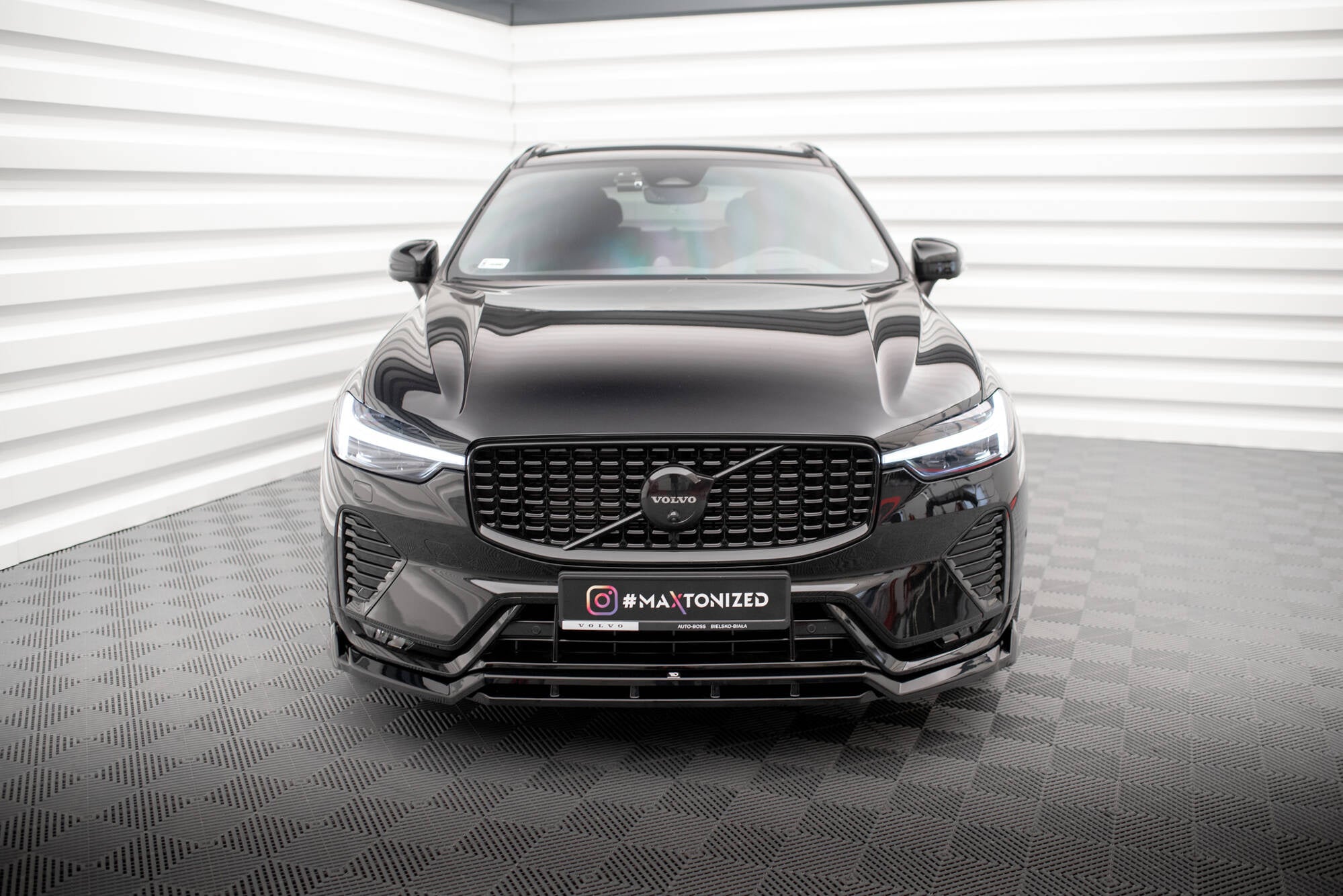 Maxton Design Set Of Splitters para Volvo XC60 R-Design Mk2 Facelift - imagen 2